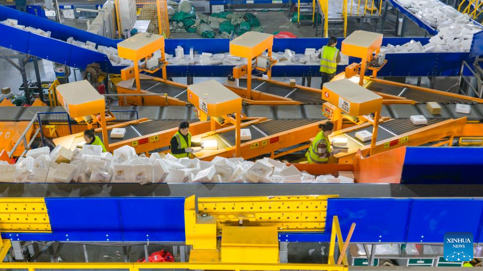 AoRA2akYeaKbEjvS.jpg AoRA2akYeaKbEjvS.jpg